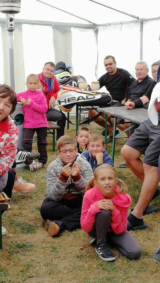 Naši nastupující, mladí kanárci, co nevidět se na turnajích oddílu také předvedou